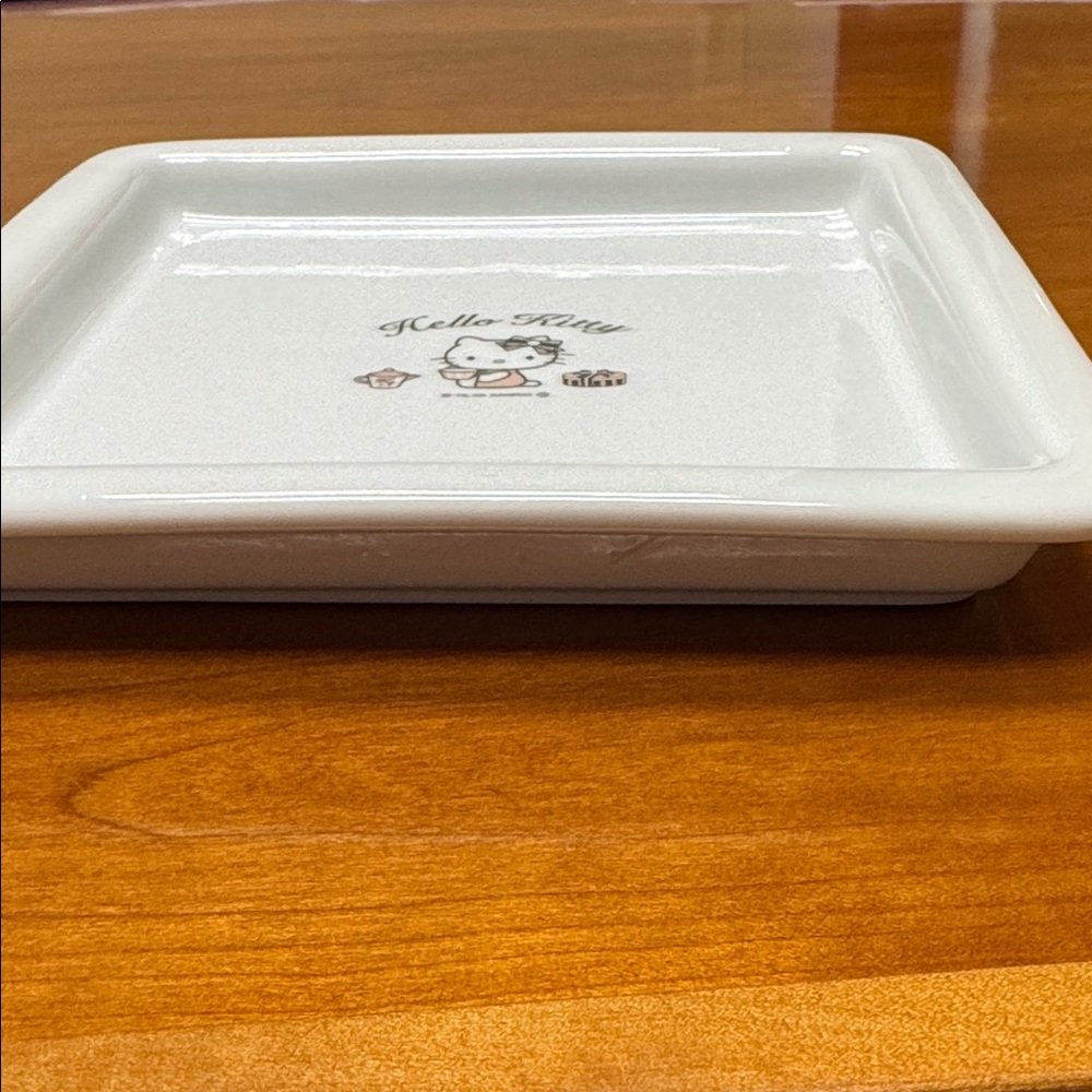 Hello Kitty Ceramic Plate/Catch All with Pink and Black Accents - Picture 4 of 6